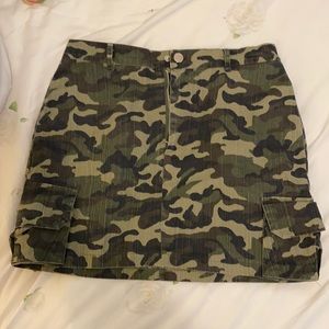 Skirt army print